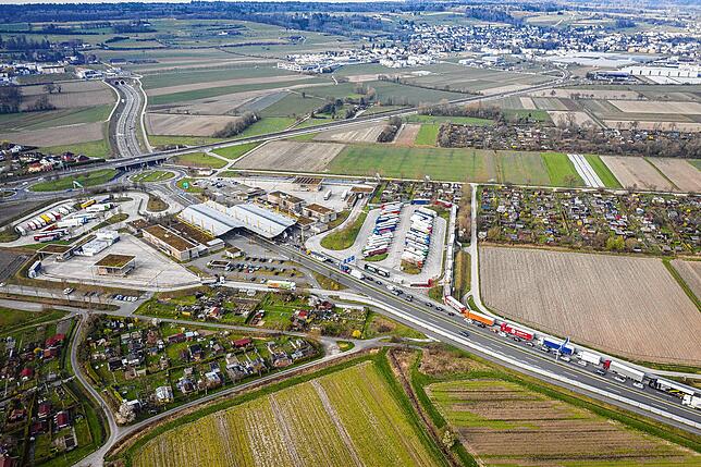 So sah es am Dienstag, 17. März, ab dem frühen Morgen an der Grenze zwischen Konstanz und Kreuzlingen aus: LKW und Autos stauten sich ...