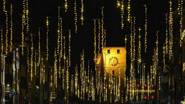 Wird es dieses Jahr auch wieder ein Lichtermeer zu Weihnachten geben wie 2021 (Archivbild)? Das ist eine der Fragen, die aktuell noch ...