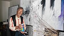 Für seine Werke verwendet der Künstler Gero Hellmuth unter anderem Holz, Eisen, Seile und kaum Farben. Sein Triptychon „Warschau  39-45“ ...