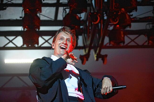 Bild 4: Southside 2023: Am späten Abend liefert Kraftklub einen mitreißenden Auftritt ab