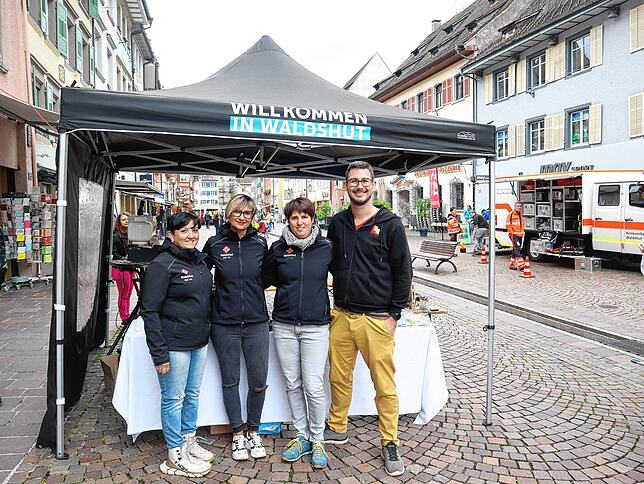Margarete Lenz, Sylvia De Paola und Stefanie Kress (von links) vom Vorstand des Werbe- und Förderungskreis Waldshut organisierten den ...