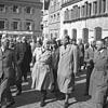 Der NS-Sonderbeauftragte Gustav Robert Oexle (links) als Führer beim Besuch des "Stabes Hess" unter der Leitung von Martin Bormann am 5. ...