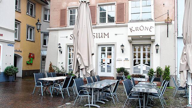 Tristesse: Wie hier am Bad Säckinger Münsterplatz haben die Gaststätten seit Monaten geschlossen. Die Folgen der Schließung und das ...