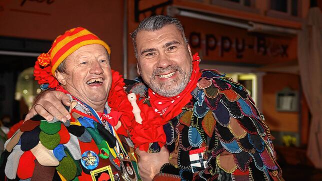 Bild 24: Mit dem Butzenlauf wird die Straßenfasnacht eingeläutet