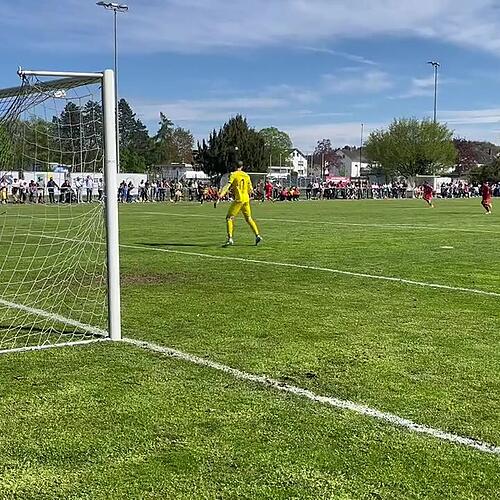 Tor zum 1:0 durch Bak