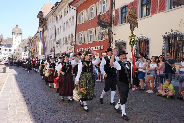 Bild 5: So schön war der Festumzug der 551. Waldshuter Chilbi