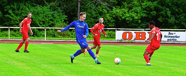 Bild 42: Neuer Spitzenreiter FC Tiengen 08 besiegt den TuS Efringen-Kirchen mit 4:1 &ndash; und wir haben Bilder!