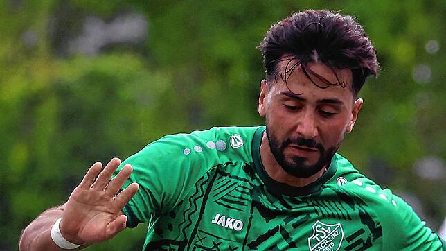 Burak Ari traf zweimal beim 3:0-Erfolg des TSV Aach-Linz gegen die Spfr Owingen-Billafingen.