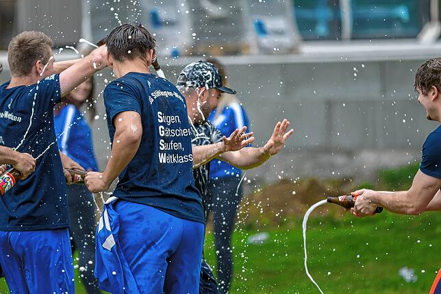 Bild 3: SG Stühlingen/Weizen siegt 5:1 beim FC Geißlingen und feiert den  Meistertitel – wir haben Fotos!