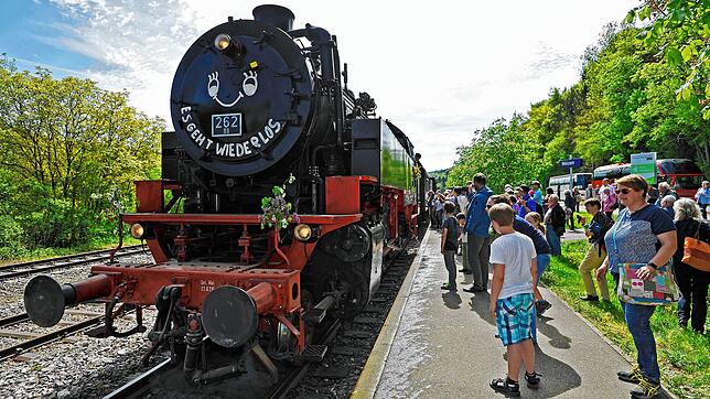 Mit einem aufgemalten lachenden Gesicht an der Lok ging vor zwei Jahren die Museumsbahnsaison los.
