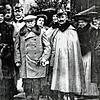 Vor dem Schloss in Donaueschingen (von links): Fürstin Irma und Fürst Max Egon II. von Fürstenberg, Graf Zeppelin und Kaiser Wilhelm II.