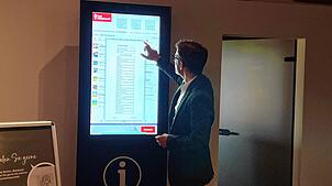 HTG-Geschäftsführer Patrick Schreib stellt das neue Terminal vor. Bild: Gemeinde