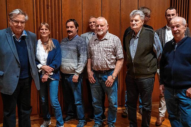 Der Vorstand des Internationalen Bodensee-Fischereiverbands: (von links) Wolfgang Sigg, Anita Koops, Albert Bösch, Helmut Maier, Gallus ...