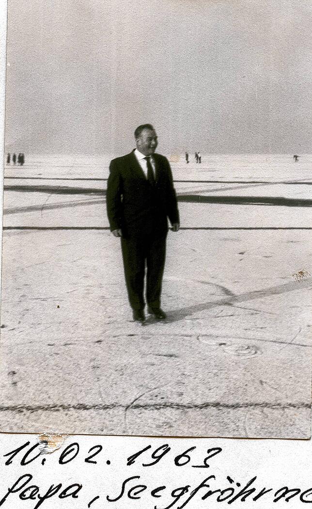 Josef Brunner, der Vater von Adi Brunner, mitten auf dem zugefrorenen Bodensee.