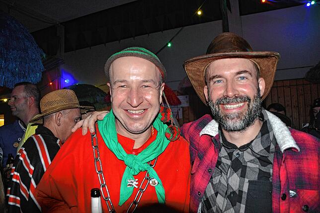 Bild 34: Hugeloh Ball 2025: Diese Bilder zeigen die beste Stimmung in der Mehrzweckhalle