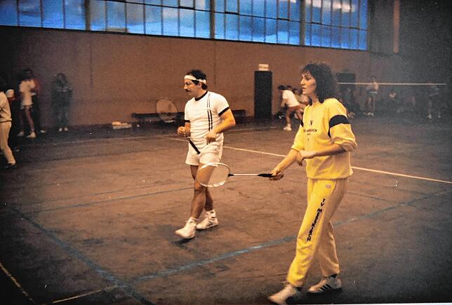1986: In den 1980er Jahren trainierte die Handball-Damenmannschaft auch gerne bei den Badminton-Sportlern mit, um sich fit zu halten. Im ...
