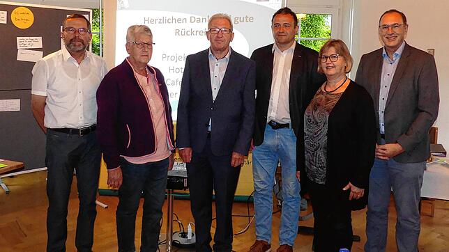 Der gewählte Vorstand der Leader-Aktionsgruppe Oberschwaben (von links): Werner Prager, Schatzmeister, Elfriede Elser, Vizevorsitzende, ...