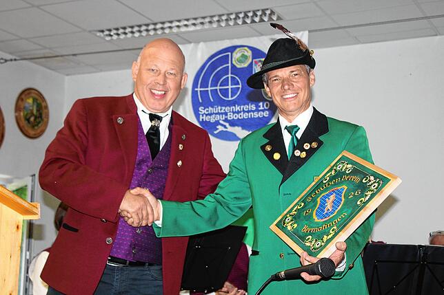 Bild 1: 100 Jahre Schützenverein Seelfingen: Alle Bilder zur Jubiläumsparty