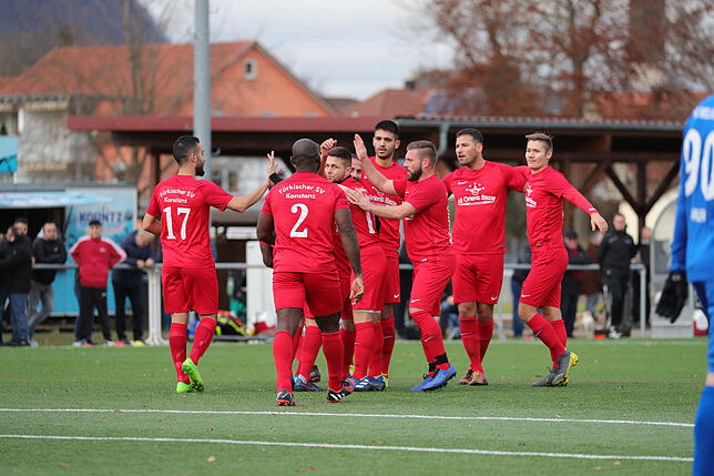 Die TSV Spieler in Jubellaune.