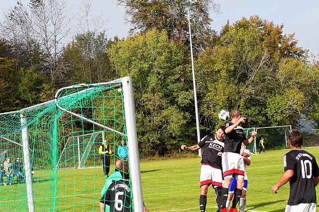 Bild 14: FC Dettighofen bleibt nach 0:2-Niederlage bei der SG Bettmaringen siegloses Schlusslicht der Liga &ndash; und wir haben Bilder!