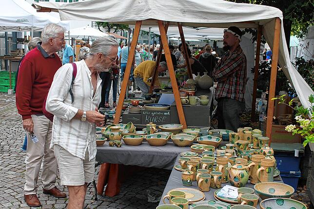 Bild 5: Töpfermarkt begeistert trotz kühler Witterung am Sonntag