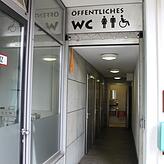 Auch für saubere öffentliche Toiletten in Friedrichshafen setzte sich das dortige Jugendparlament schon ein.
