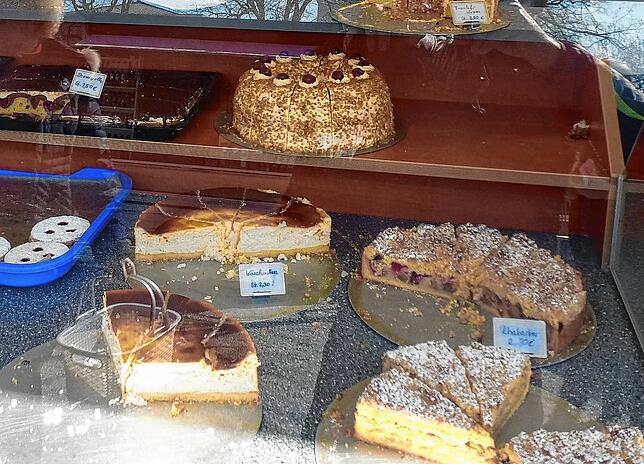 Auch unter neuer Leitung werden die Besucher des Wochenmarks in Donaueschingen nicht auf die appetitlichen Torten am bisherigen Stand ...