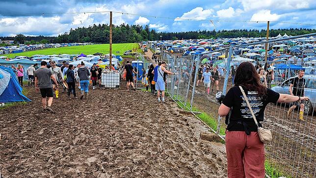 Bild 9: Dauerregen auf dem Southside 2024 - Unsere besten Matsch-Bilder!