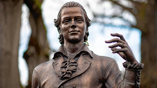 Eine Skulptur des Dichters Friedrich Hölderlin (von Waldemar Schröder) in Nürtingen: Er wusste noch, was unsere Sprache alles kann.