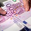 In der öffentlichen Diskussion wird immer wieder angeführt, Bargeld befördere Schwarzarbeit und diene als Mittel der ...