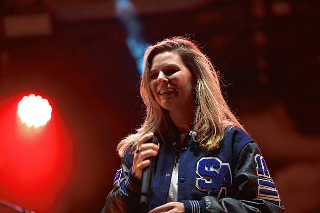 Bild 41: Campus Festival 2024 - Bilder von Juli, Juju und ihren Fans