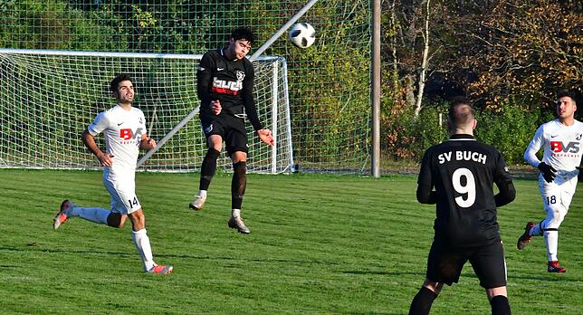 Bild 2: SV Buch besiegt den FC Erzingen mit 2:0 &ndash; und wir haben Bilder!