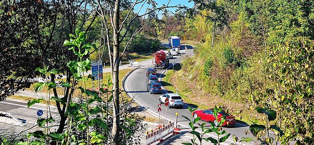 Stau und Stop-and-Go-Verkehr: So sah es lange an der Anschlussstelle Kressbronn aus. Seit vergangenem Freitag herrscht hier aber wieder ...