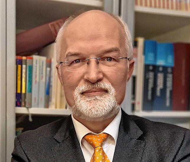 Detlef Kröger arbeitet als Jurist in Illertissen. Er vertritt auch nach ihrem Tod noch die Anliegen der Oberärztin.