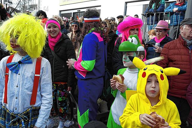 Bild 12: Bilder vom Narrensprung der Narrenzunft Seegockel in Friedrichshafen (2/3)
