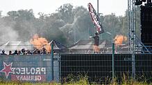 Der Blick von draußen: Von Freitag bis Sonntag fand in Bermatingen das Open-Air-Festival von Project Germany statt. Die Presse war nicht ...