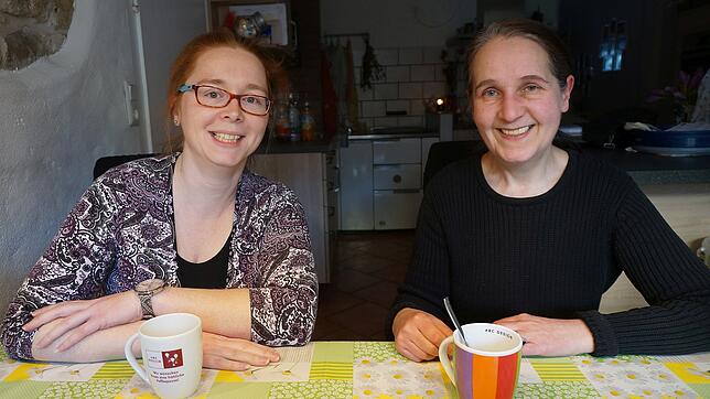 Doris Kaiser-Klormann (links), Vorsitzende des Sportausschusses Tiengen, im Gespräch mit unserer Mitarbeiterin Ursula Freudig. Bild: Privat