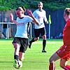 Schlusspunkt: Alessio Tenhibben (Mitte) von der SG FC Wehr/Brennet fehlte in der ersten Hälfte noch das Abschlussglück. Nach dem ...