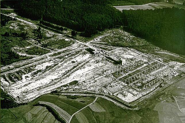 Gemeinsam mit dem Kraftwerk Säckingen begannen die Bauarbeiten in Kühmoos 1966.