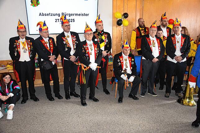 Mit ernster Miene folgten die Mitglieder des Elferrates Laufenburg der Verlesung der Anklage gegen Bürgermeister Ulrich Krieger.
