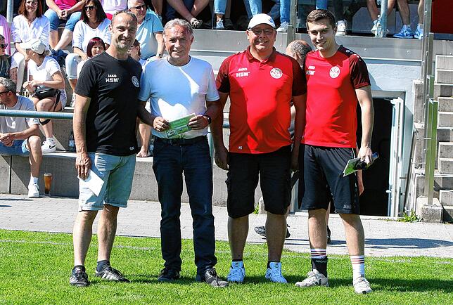 Bild 11: Das torreiche Kellerderby gewinnt der SV Deggenhausertal! Wir waren mit der Kamera dabei!