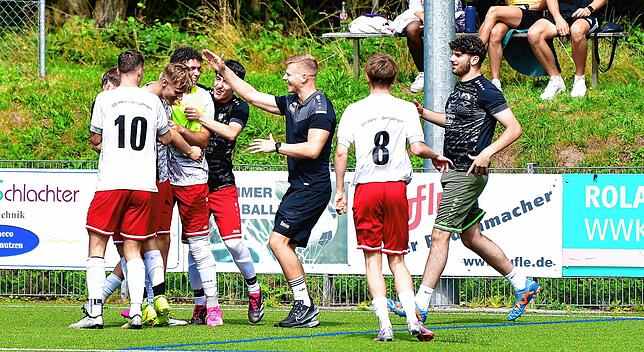 Bild 1: Die SG FC Wehr/Bergalingen startet mit einem 3:1-Sieg ins Abenteuer Verbandsliga &ndash; wir haben Fotos!