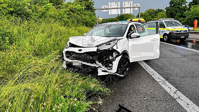 Im Kanton Aargau, auf der N1R in Fahrtrichtung Aarau, ist es am Montagabend, 27. Mai, zu einer Auffahrkollision gekommen.
