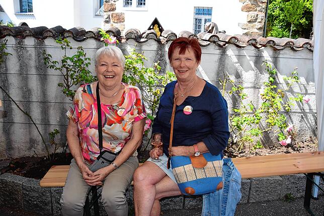 Bild 8: Ein Markt rund um die Rose: Nöggenschwieler Rosentage zeigt sich in Blütenpracht