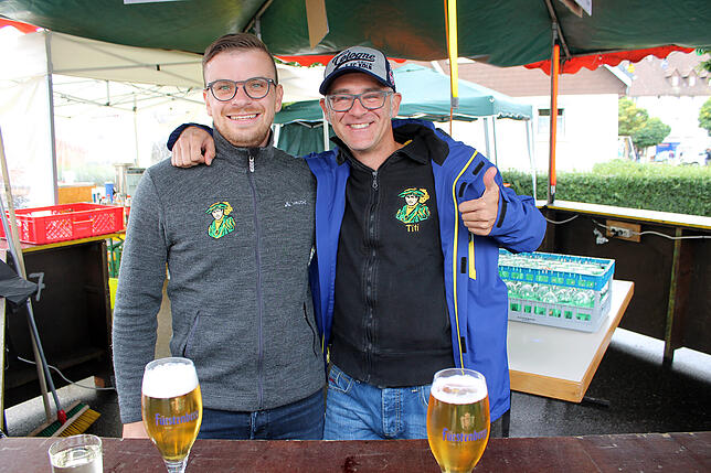 Bild 7: Beim Blumberger Straßenfest war die Stimmung trotz des Regenwetters gut