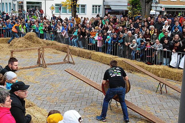 Bild 20: Hier sind die besten Bilder vom Bierfassrollen in Bräunlingen