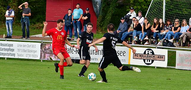 Bild 4: FC Wallbach muss mit einem 1:1 gegen den SV Buch zufrieden sein &ndash; und wir haben Bilder!