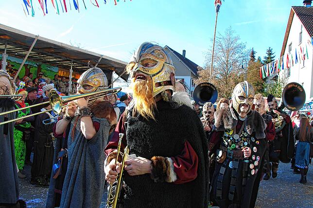 Bild 6: Kleggau-Narrentreffen: Tausende Narren begeistert vom Umzug - Bilder