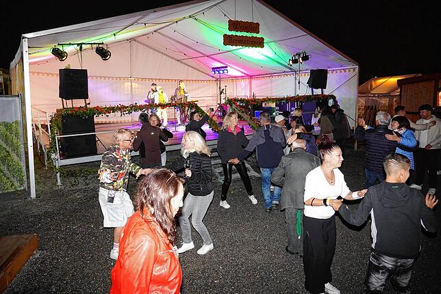 Bild 26: Bilder vom Auftakt des Weinfests in Bermatingen