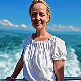 Umweltministerin Thekla Walker (Grüne) auf dem Deck der „Kormoran“. „Ich sehe es nicht, dass Bayern in naher Zukunft Bodenseewasser ...